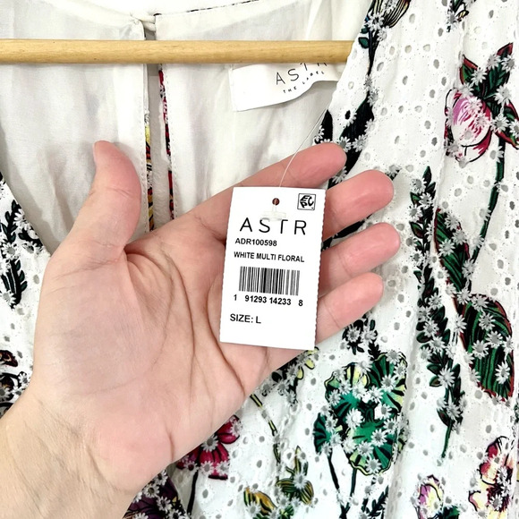 ASTR The Label White Floral Eyelet Short Flutter Sleeve Dress Size Large NWT - Picture 7 of 15